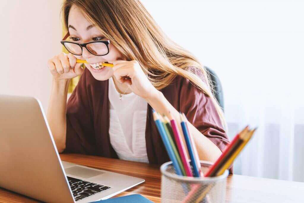 サーバーは自分で構築する必要がある
